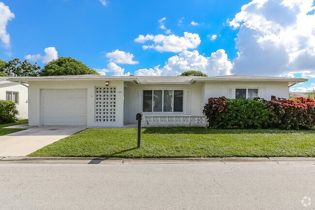 Building Photo - 1000 NW 74th Ave Rental