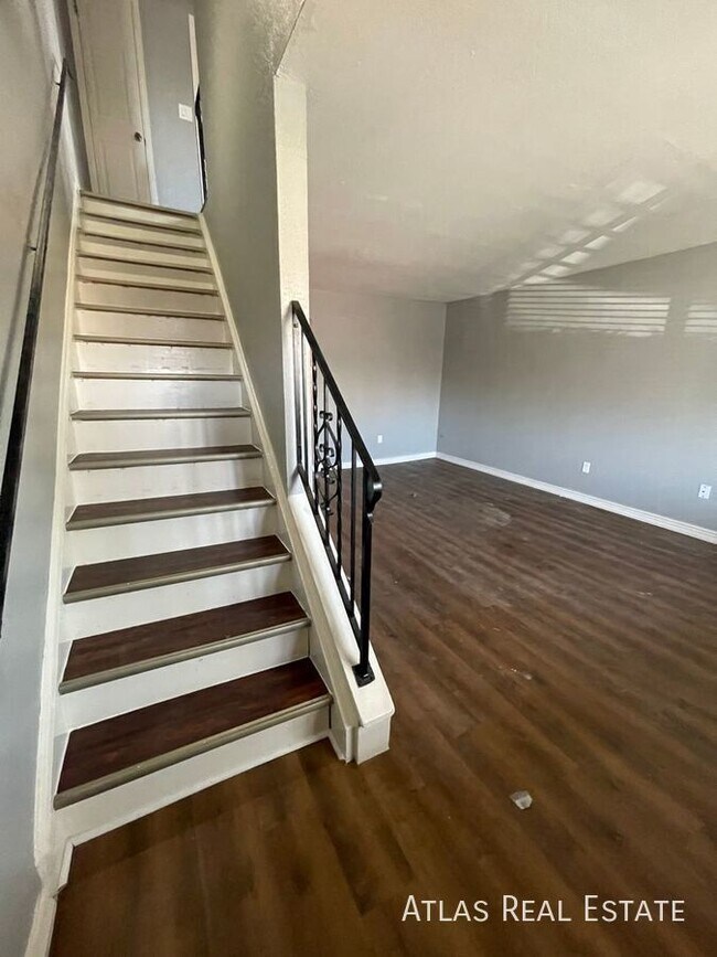 Photo - 5301 S Delaware St