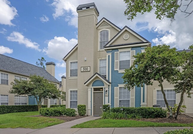Building Photo - 13700 Richmond Park Dr N