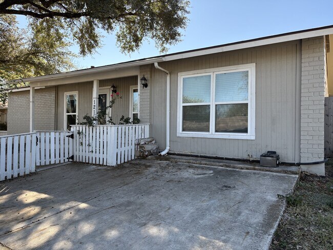 Photo - 121 N Meadow St