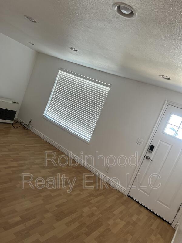 Photo - 951 Sunrise Dr