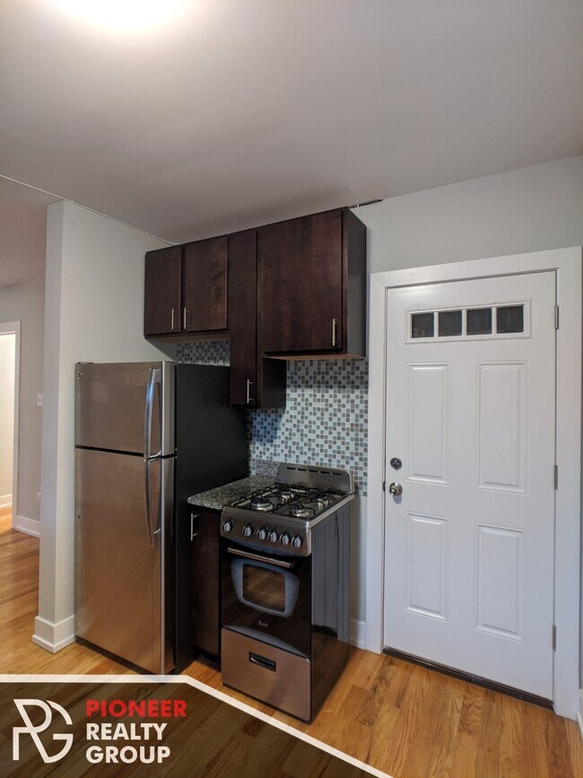 Photo - 908 W George St Unit 1