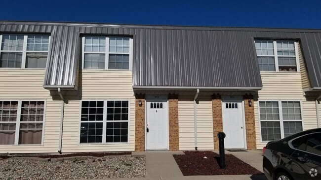 Building Photo - New Listing!! Apartment in Albion!!