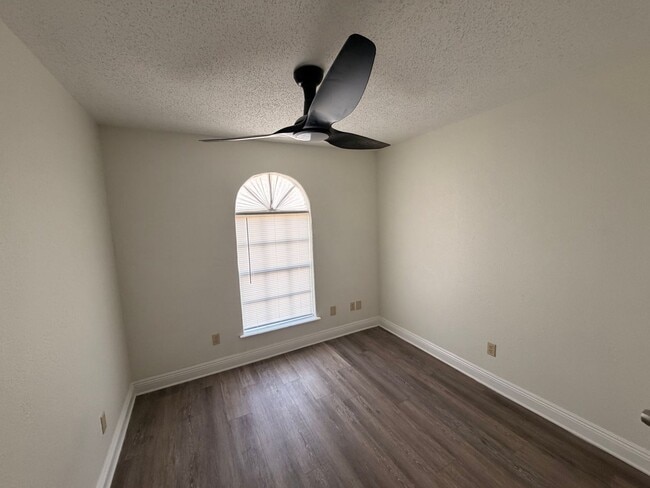 Photo - 1538 Mansfield Dr