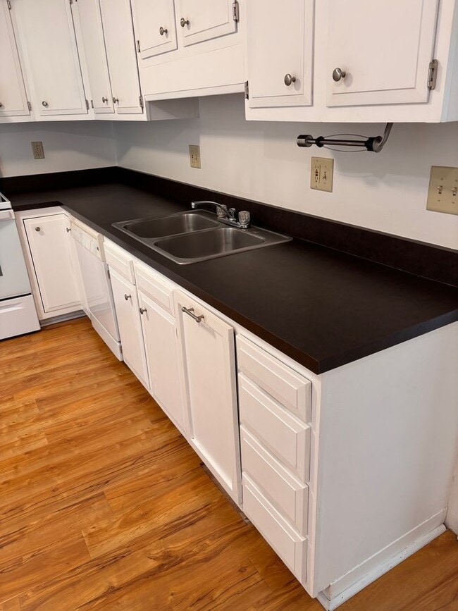 Photo - Near Medical Center - 2 Bedroom, 1.5 Bath Townhouse - Available Now!