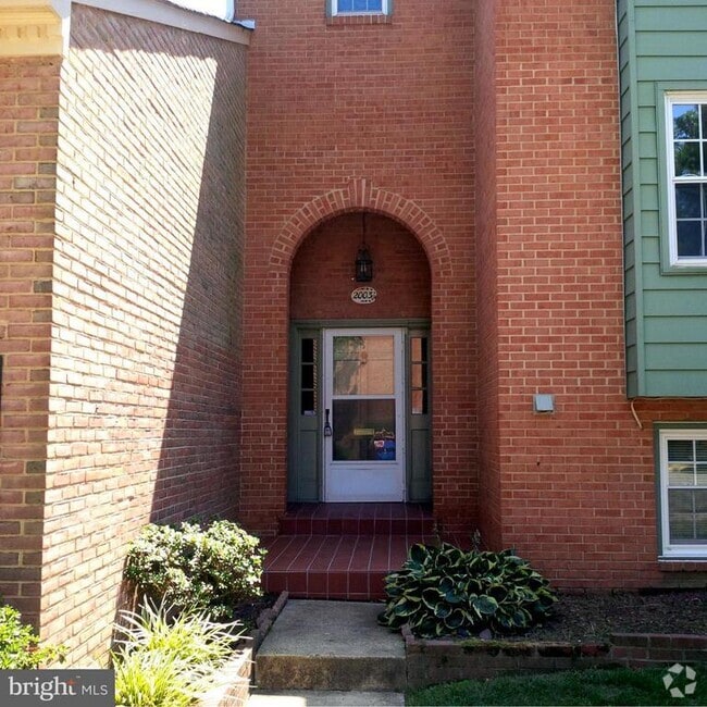 Building Photo - 2003 Hopewood Dr Rental