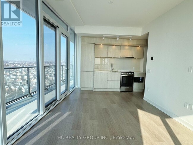 Photo - 448 Burnhamthorpe Rd W Unit 1010