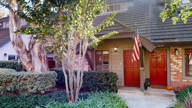 Photo - 3 Bed/2.5 Bath Townhome In Eastside Costa Mesa!