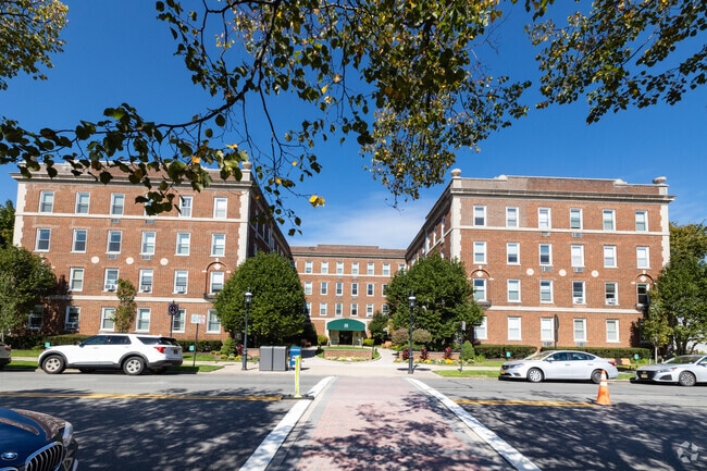 Photo - Hampshire House Condos