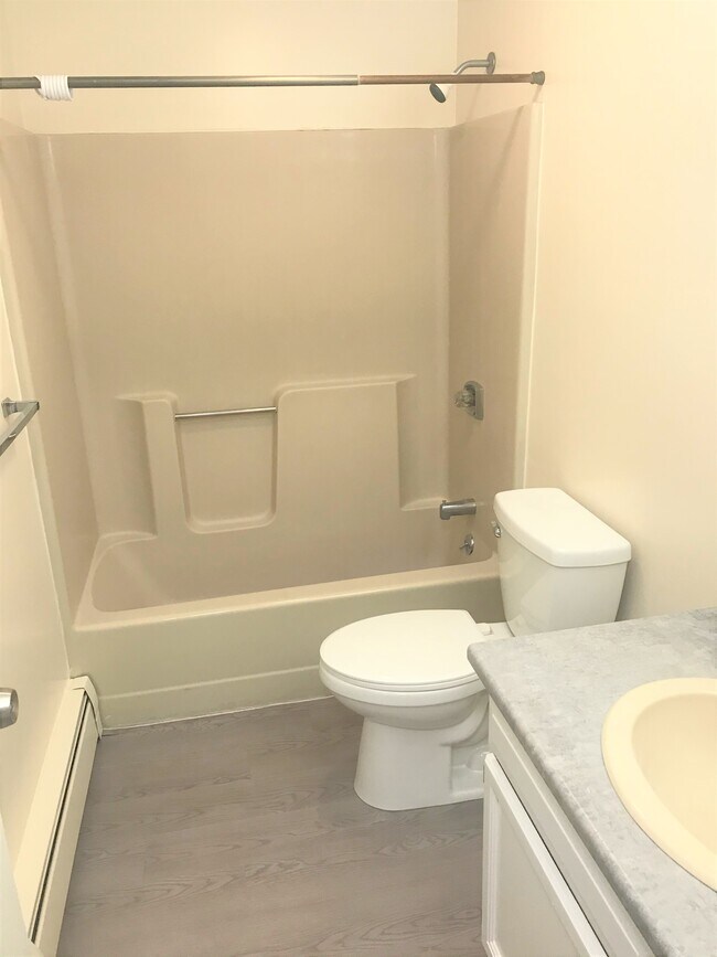 859 Mammoth Rd Unit 1