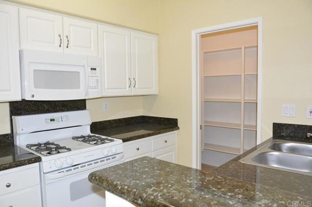 12364 Carmel Country Rd Unidad C204