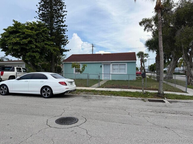 Photo - 442 Winters St