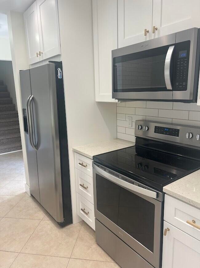 Photo - 541 NE 47th St