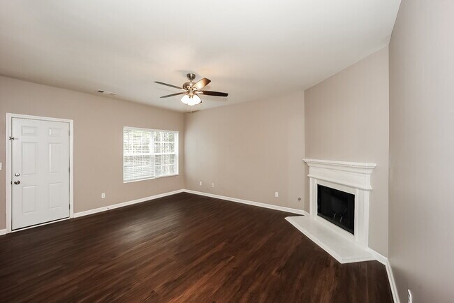 Photo - 475 Boxelder Rd