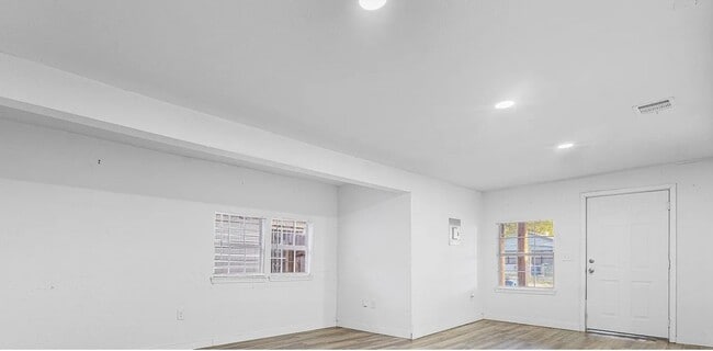 Photo - 3537 S Laredo St