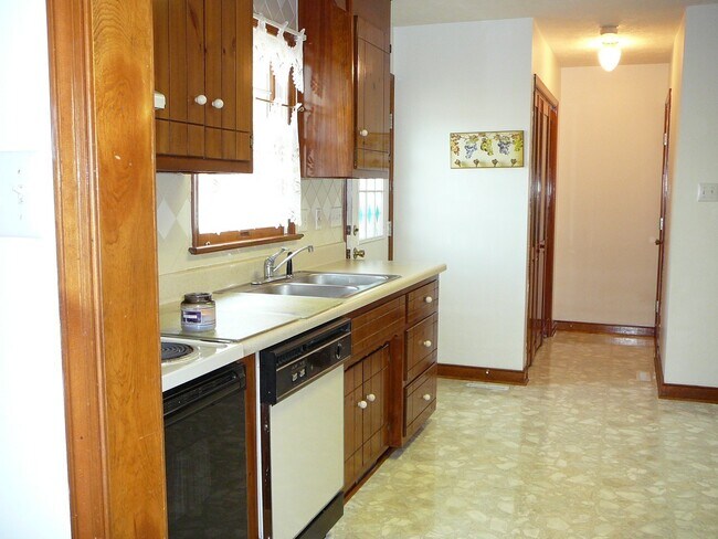 Photo - 19224 Maurer Ln