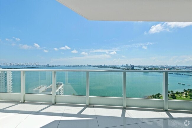 Building Photo - 2020 N Bayshore Dr Unit 2601 Rental