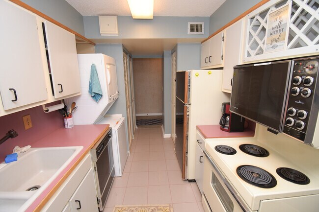 Photo - 400 20th Ave N