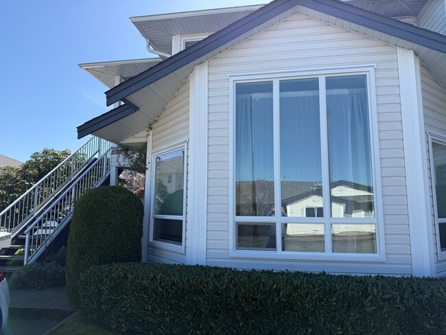 Building Photo - 6245 Blueback Rd