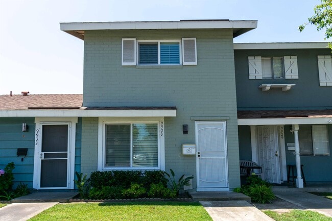 Photo - 9928 Continental Dr Townhome