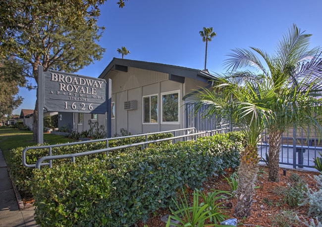 Broadway Royale Apartments - Broadway Royale Apartments