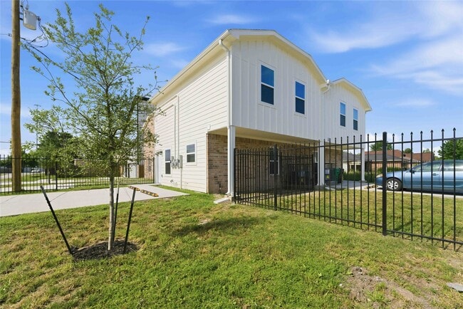 Building Photo - 6803 Loma Vista St