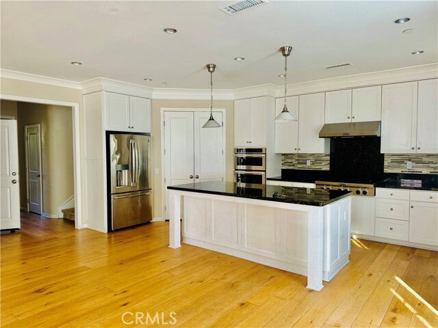 Photo - 102 Chestnut Grove