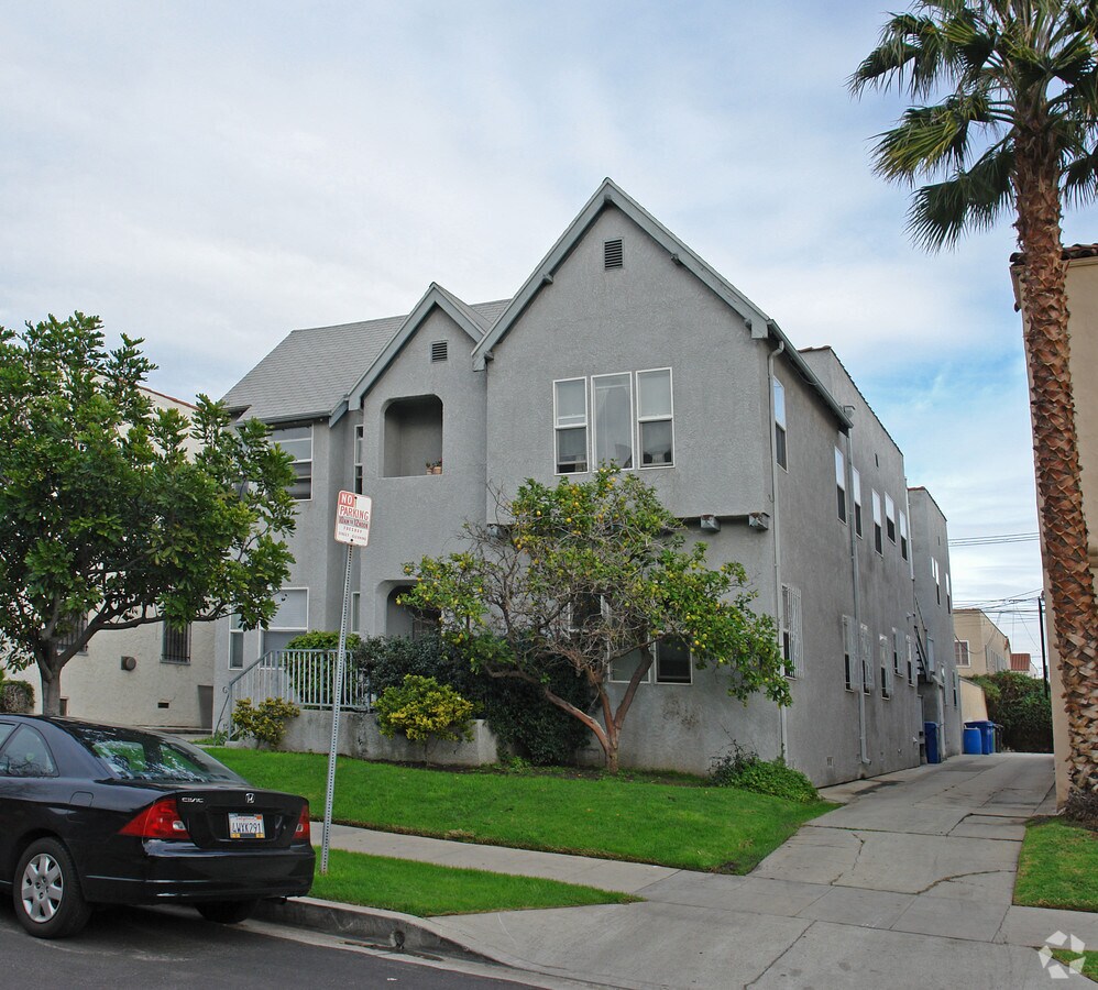 Photo - 330-332 N Stanley Ave