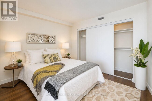 Photo - 78 Tecumseth St. Unit 901