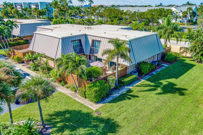 Building Photo - 1420 Ocean Way Rental