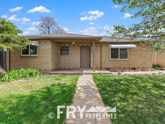 Building Photo - Updated Home near Downtown Denver