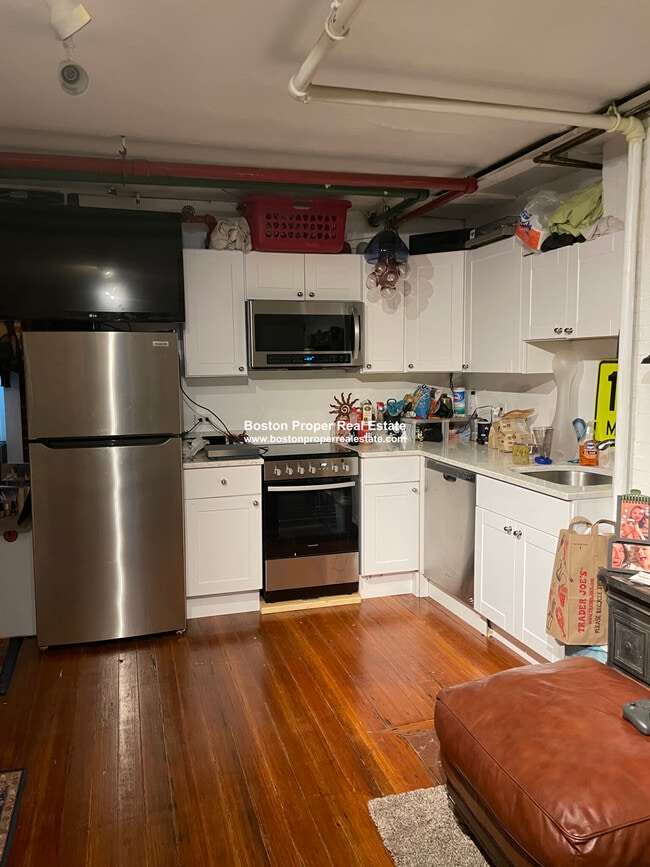 Photo - 178 Marlborough St Apartments