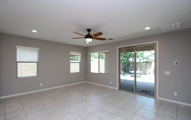 Photo - Stunning 3-bedroom, 3-bathroom home located in the heart of Peoria, AZ.
