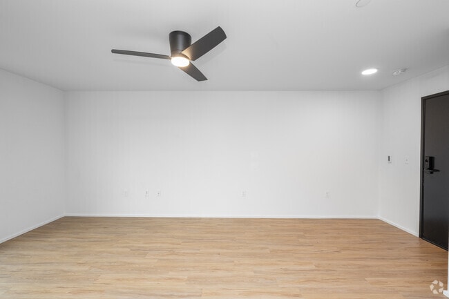 STU - 332SF - Bedroom