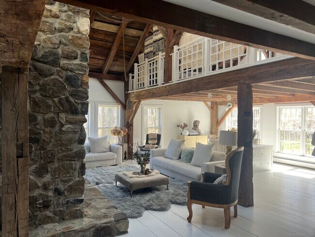 Photo - 18 Bear Burrow Rd