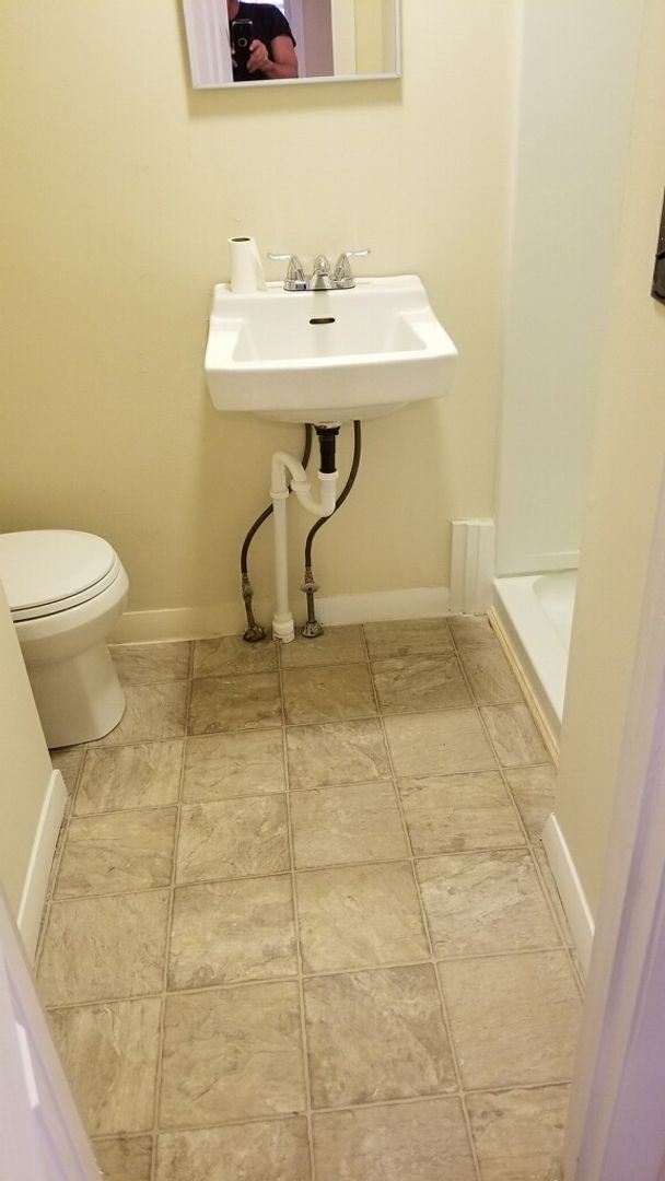 Building Photo - Bright & Updated 2-Bedroom, 2-Bath Apartment Unit 17A Fletcher