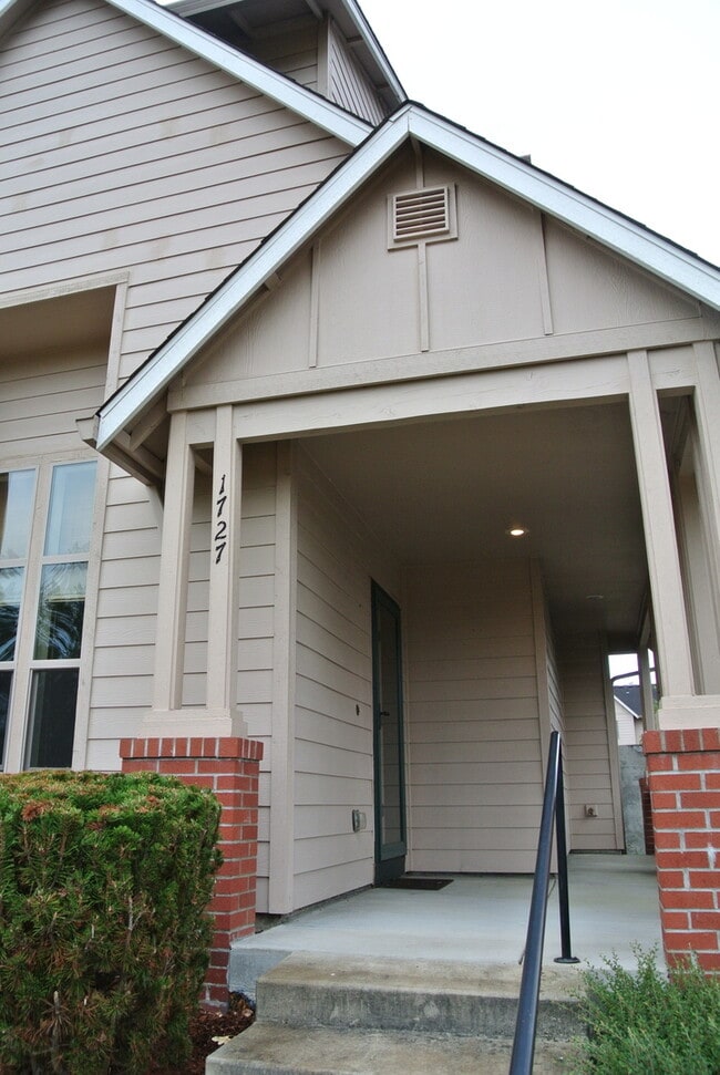 Photo - Corvallis Comfort & Convenience: Spacious 3-bedroom, 2.5 bath  Townhome