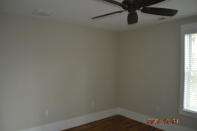 Photo - Downtown Living in The Heart of The Promenade with a reserved parking spot! Unidad 3