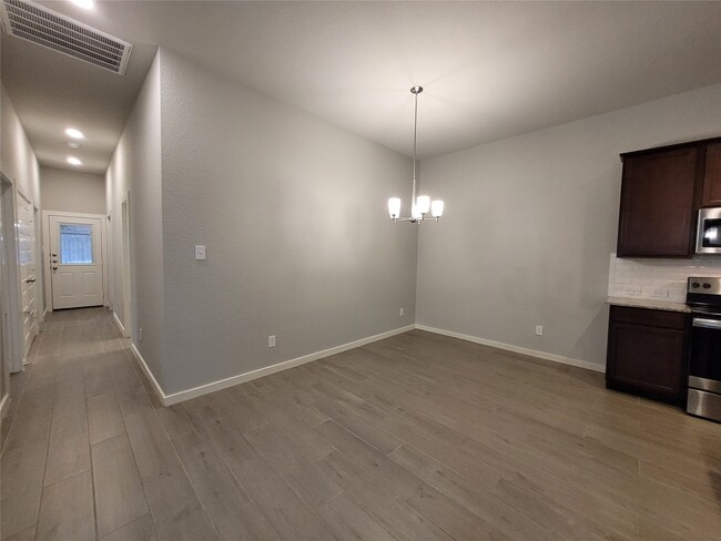 Photo - 210 Oakcrest Rd