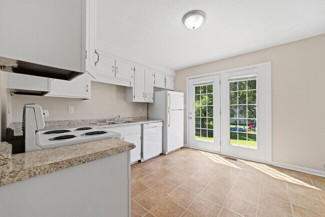 Photo - 1487 Nichols Dr Unit 1487 Nichols Drive; Apt. B