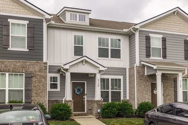 Building Photo - 1730 Frodo Wy