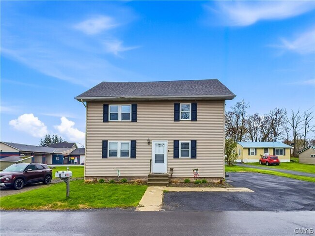 Photo - 5466 Willow St
