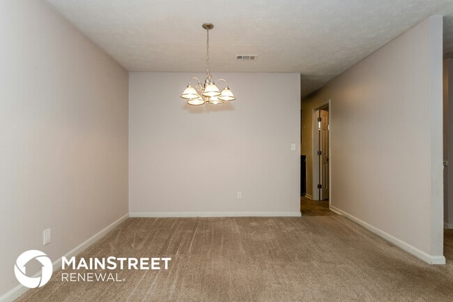 Photo - 271 River Chase Dr