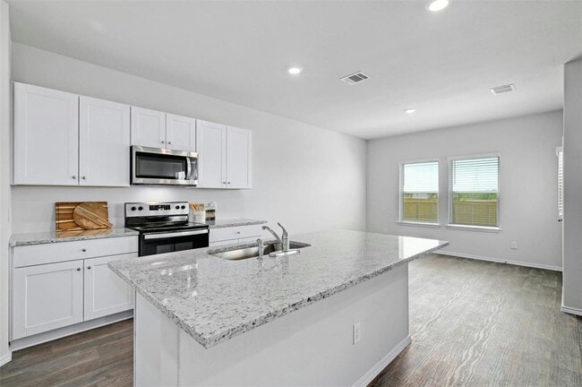 Photo - 4816 Cork Xing