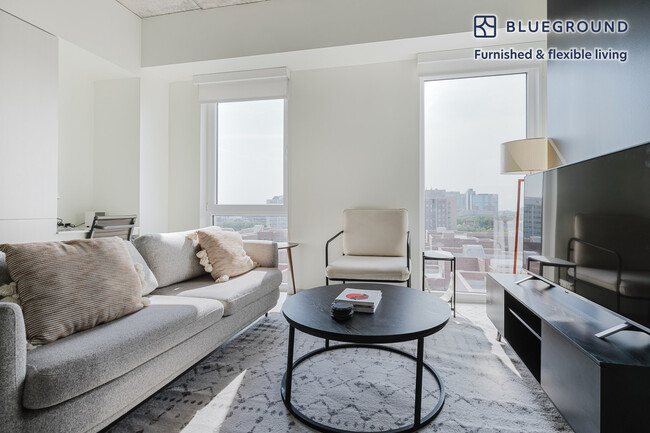 Building Photo - 343 W Schiller St Rental