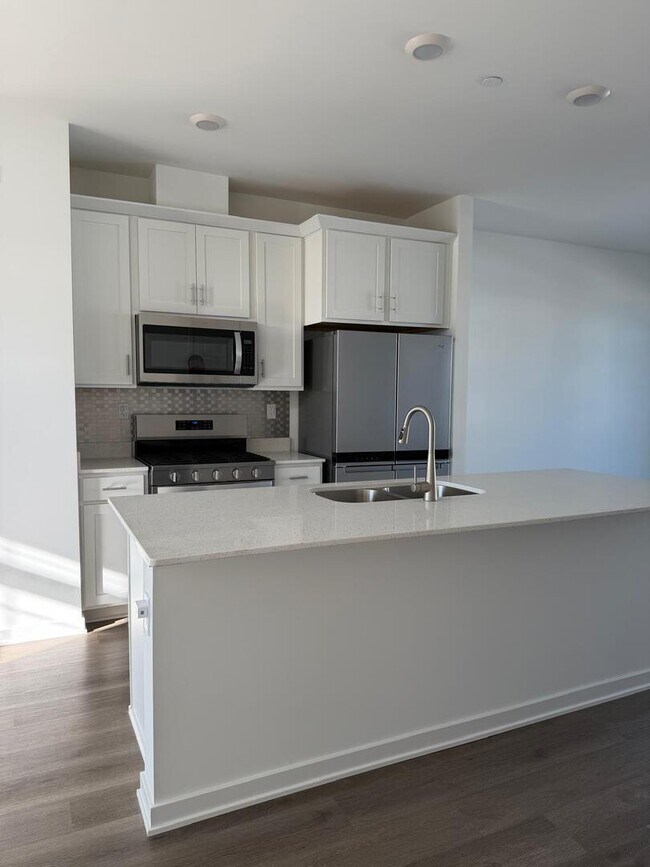 Photo - 2167 Yellowstone Blvd