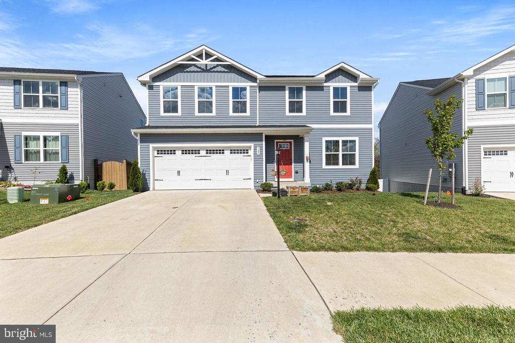 Photo - 145 Dursley Cir