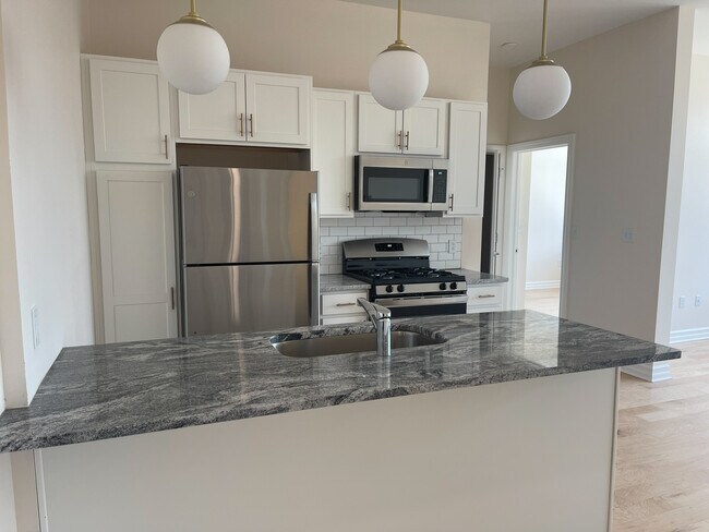 The Residences at 471 Elmwood - The Residences at 471 Elmwood