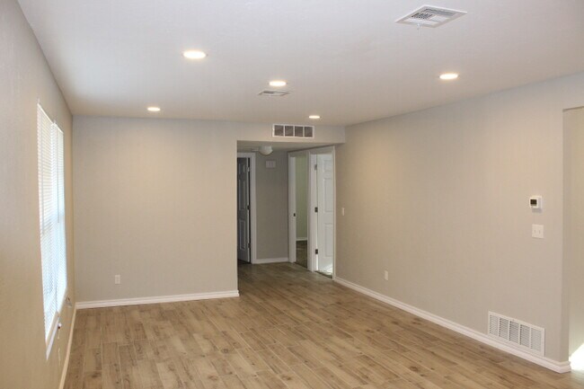 Photo - 5908 NW 61st St