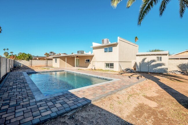 Photo - Large 6 Bed/3 Bath house close to ASU with awesome backyard